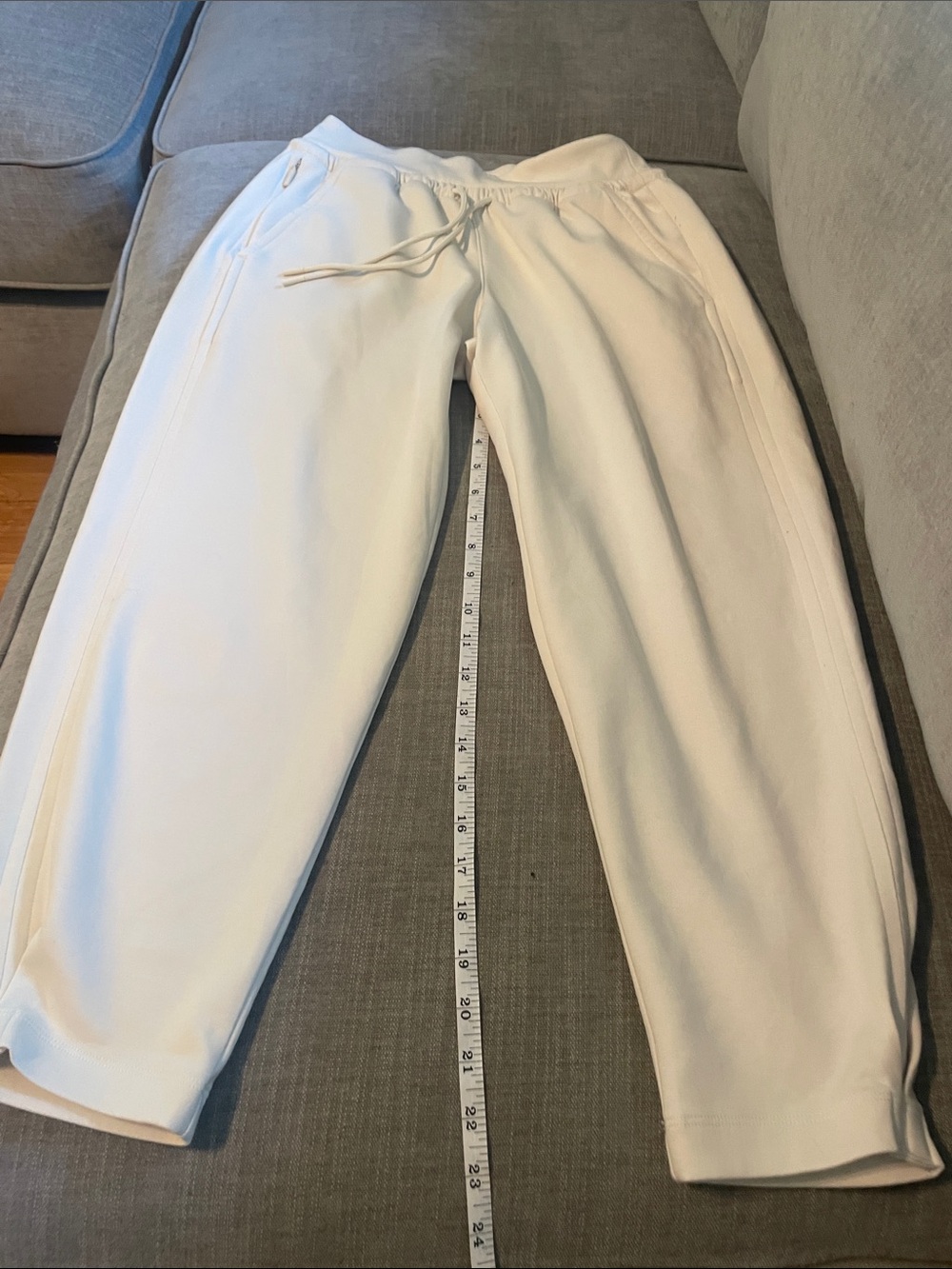 Athleta White Drawstring Joggers petite. Brand new  no tags
